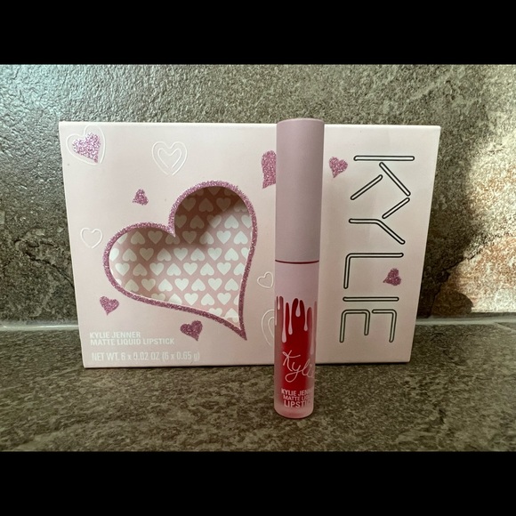New Kylie Jenner liquid lipstick All Nighter